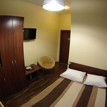 Hotel Darnitskiy Kiev Habitación foto