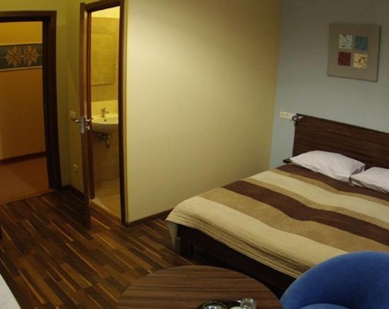 Hotel Darnitskiy Kiev Habitación foto