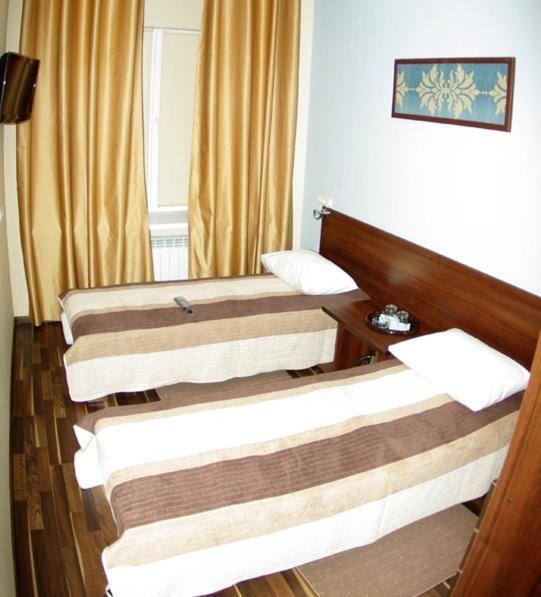 Hotel Darnitskiy Kiev Habitación foto